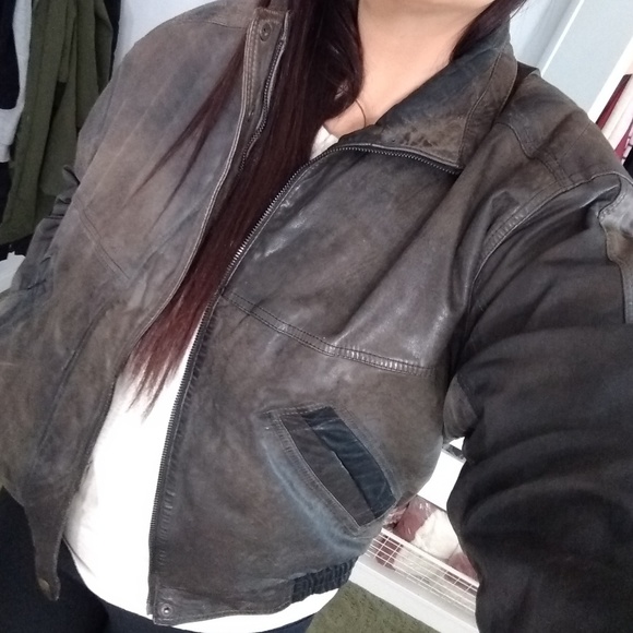 🌿VINTAGE LEATHER JACKET🌿 - Picture 7 of 8